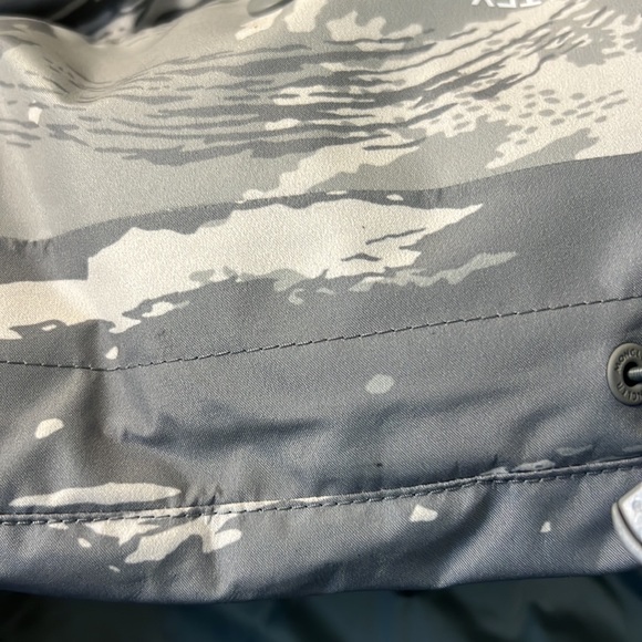 MONCLER GENIUS
4 Moncler HYKE Vanil Printed GORE-TEX INFINIUM™ Down Gilet Size 2 - Picture 5 of 6